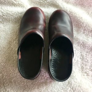 dansko size 39 clearance